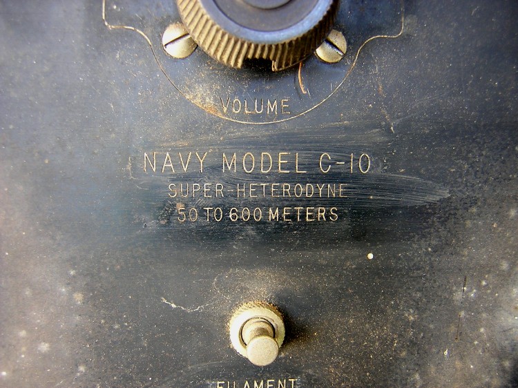 Leutz Navy Model C-10 Super-Heterodyne front panel close-up